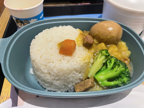 咖喱鸡块炒饭