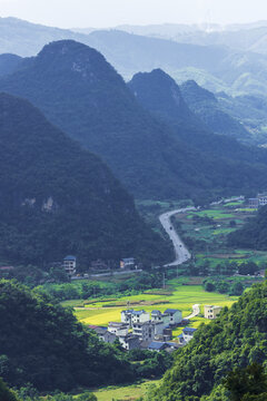 山峰群山