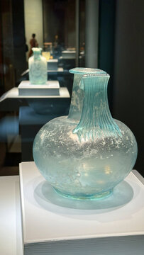 古罗马彩色玻璃艺术品展品