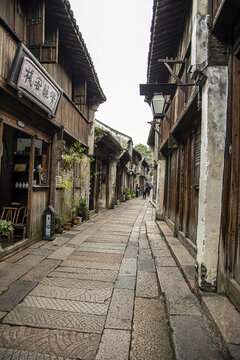 江南古镇石板路小巷