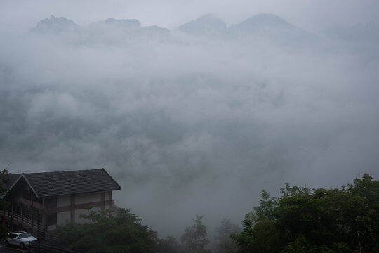 云山雾海