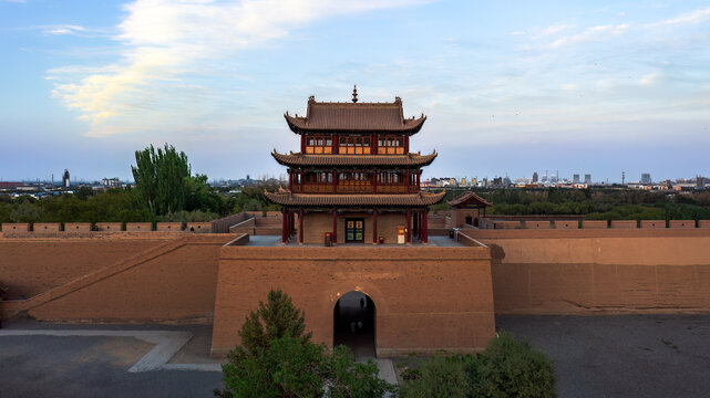 夕阳晚照嘉峪关