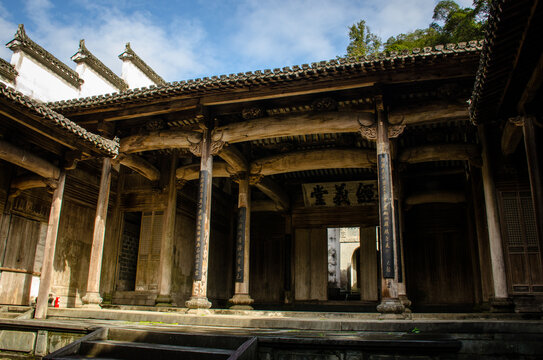 婺源百柱宗祠木雕庭院