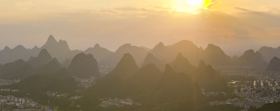 桂林漓江伏波山