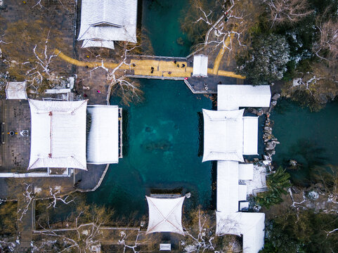 山东济南趵突泉航拍雪景