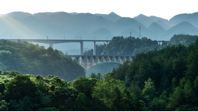阿蓬江峡谷大桥