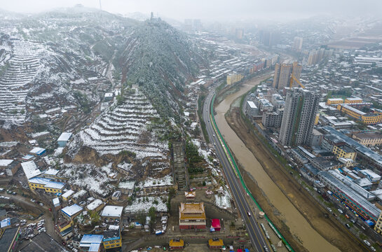 笔架山雪景