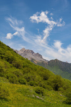 黄龙的山顶与天空