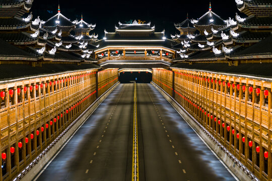 广西柳州三江宜阳风雨桥夜景
