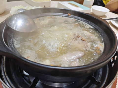 药膳乳鸽鸡汤