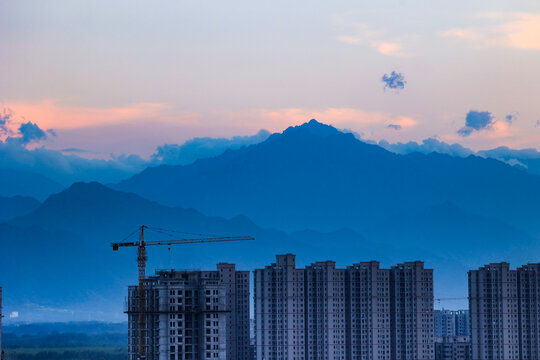 秦岭山下