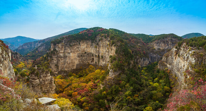 山东济南龙洞藏龙涧航拍秋天