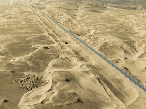 塔克拉玛干沙漠公路