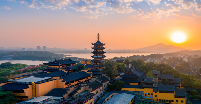 南京市古鸡鸣寺航拍风光