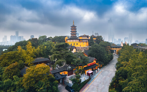 南京市古鸡鸣寺航拍风光