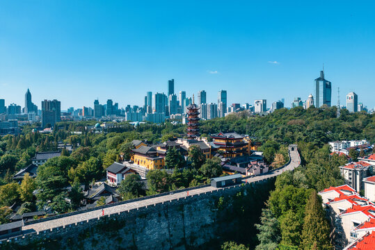 南京市古鸡鸣寺航拍风光