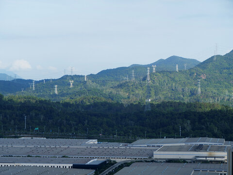 山脉电塔