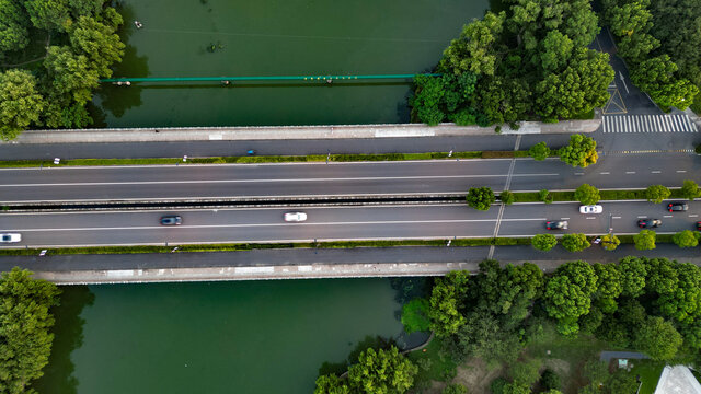 河上公路