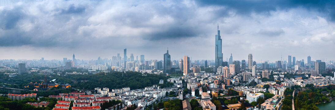 南京市新街口紫峰大厦城市环境