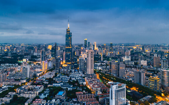 南京市新街口紫峰大厦城市夜景