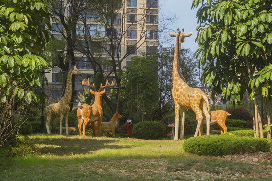 街头公园动物雕塑