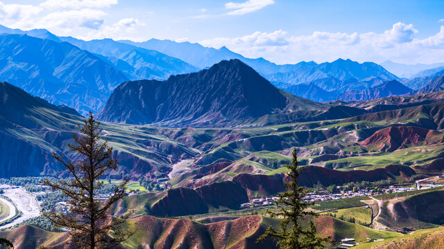 卓尔山山里的山