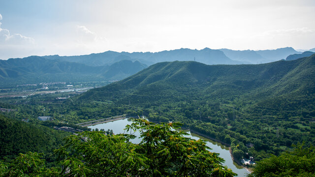 山峦叠嶂