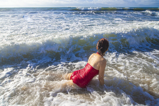 海浪与美女