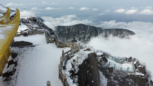 航拍四川峨眉山冬日云海雪景