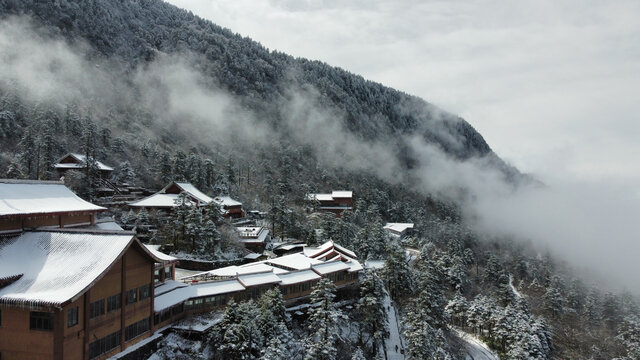 航拍四川峨眉山冬日云海雪景