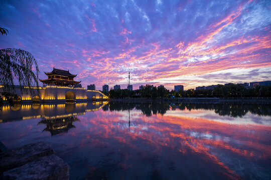 夕阳下的水城门