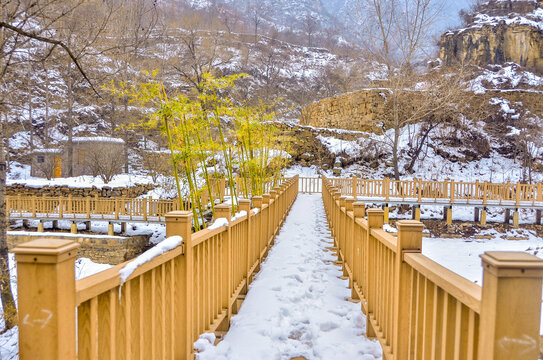 雪中栈道