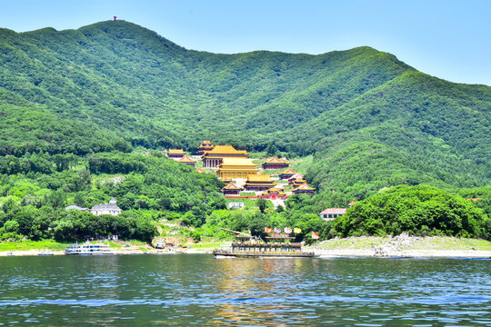 松花湖寺庙