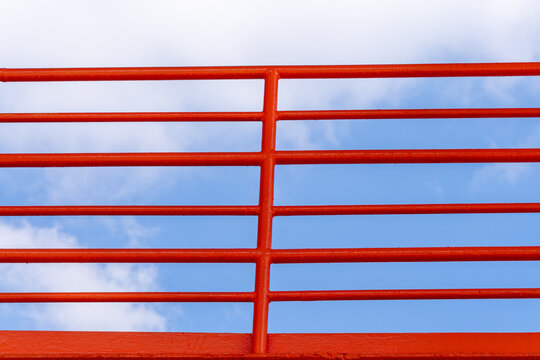 红色栏杆