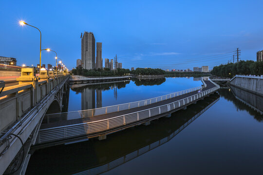 伊通河夜景