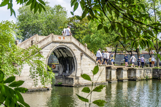 绍兴东湖景区石拱桥