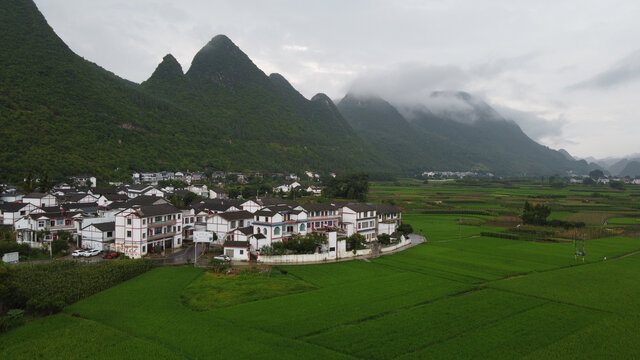 航拍贵州兴义万峰林纳灰村田园