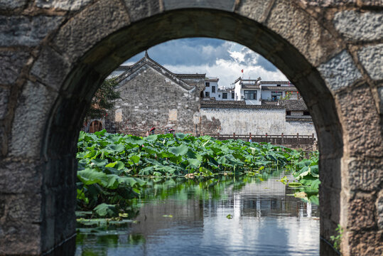 呈坎荷塘石桥风光