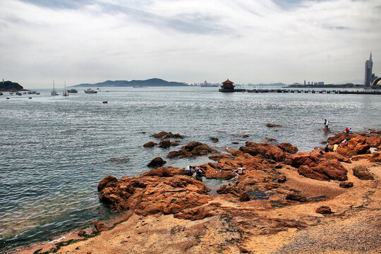 青岛栈桥景区海滨风景