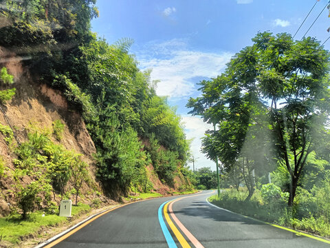 彩虹水泥路