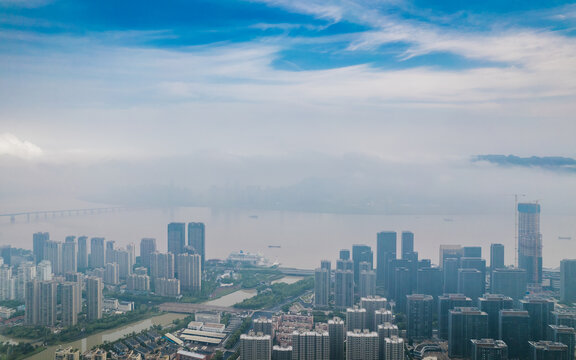 晨雾中的温州城市风光