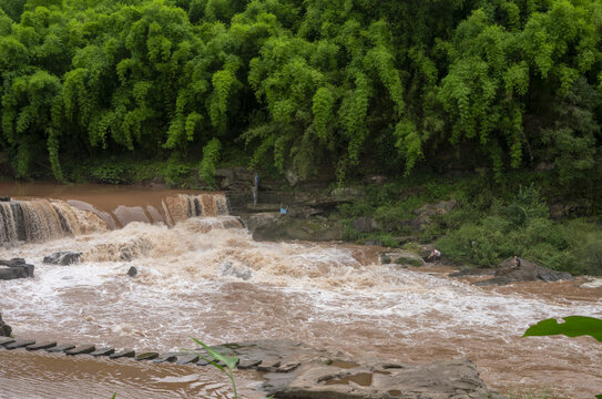 龙沱河堤