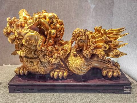 潮州子母狮金漆木雕