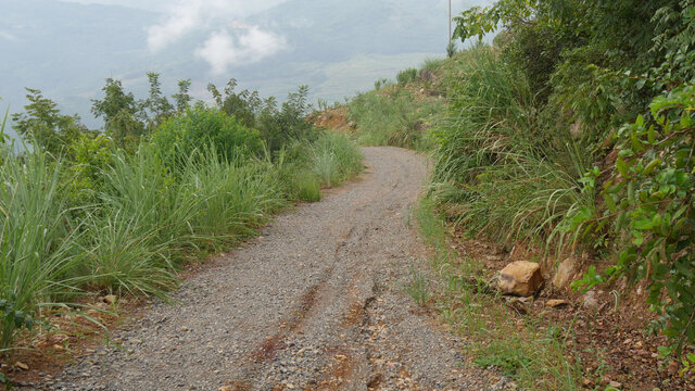 乡村碎石公路