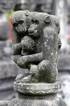 双猴石雕