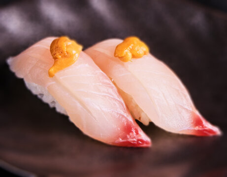 海胆立鱼寿司