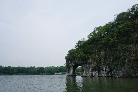 象鼻山