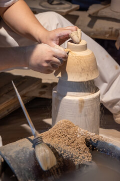 景德镇手工陶器制作
