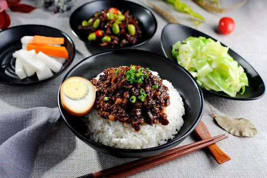 牛肉套餐饭