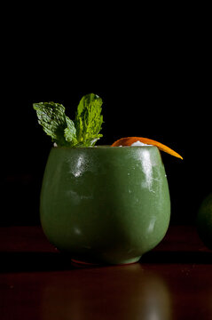 绿色冰裂纹陶瓷酒杯